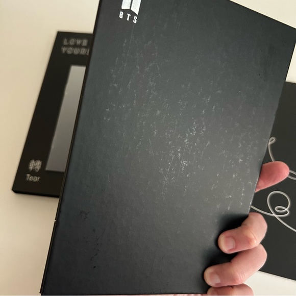 BTS Love Yourself Her U Version Album with Yoongi Suga Photocard - Picture 11 of 14